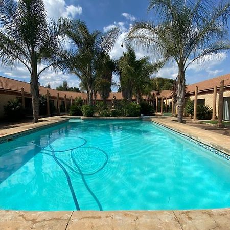 Tamarisk Guest Lodge Benoni Εξωτερικό φωτογραφία